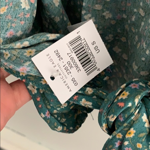 off the shoulder green tied back blouse - Picture 3 of 3